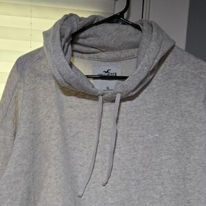 Hollister Men's Light Gray Hoodie